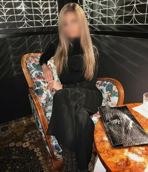 Anne, 24