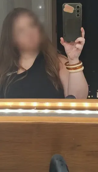 Astrid, 19