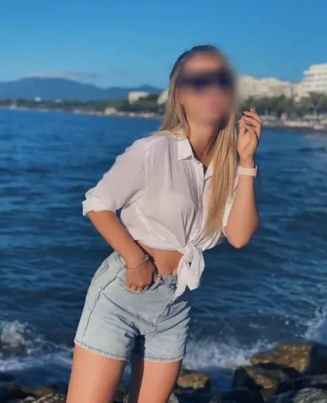 Celina, 36