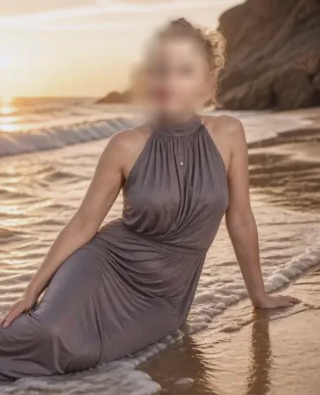 Emilie, 40