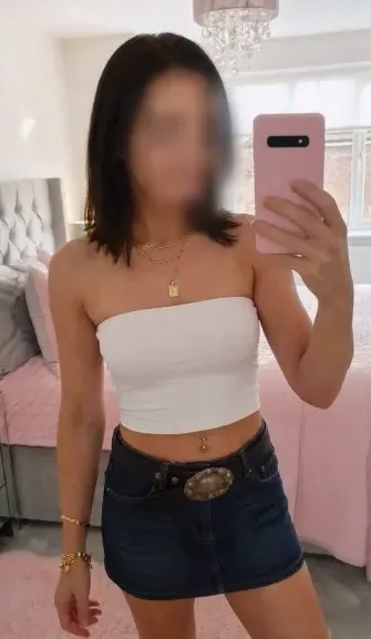 Nadia, 24
