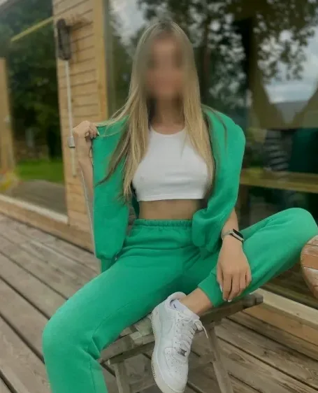 Sara, 31